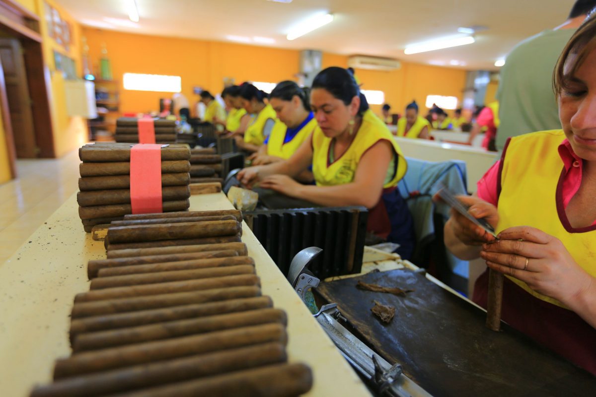 Cuban Cigars Quality Control 1200x800 1
