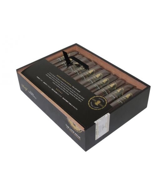 Davidoff-Winston-Churchill-The-Late-Hour-Toro.jpg