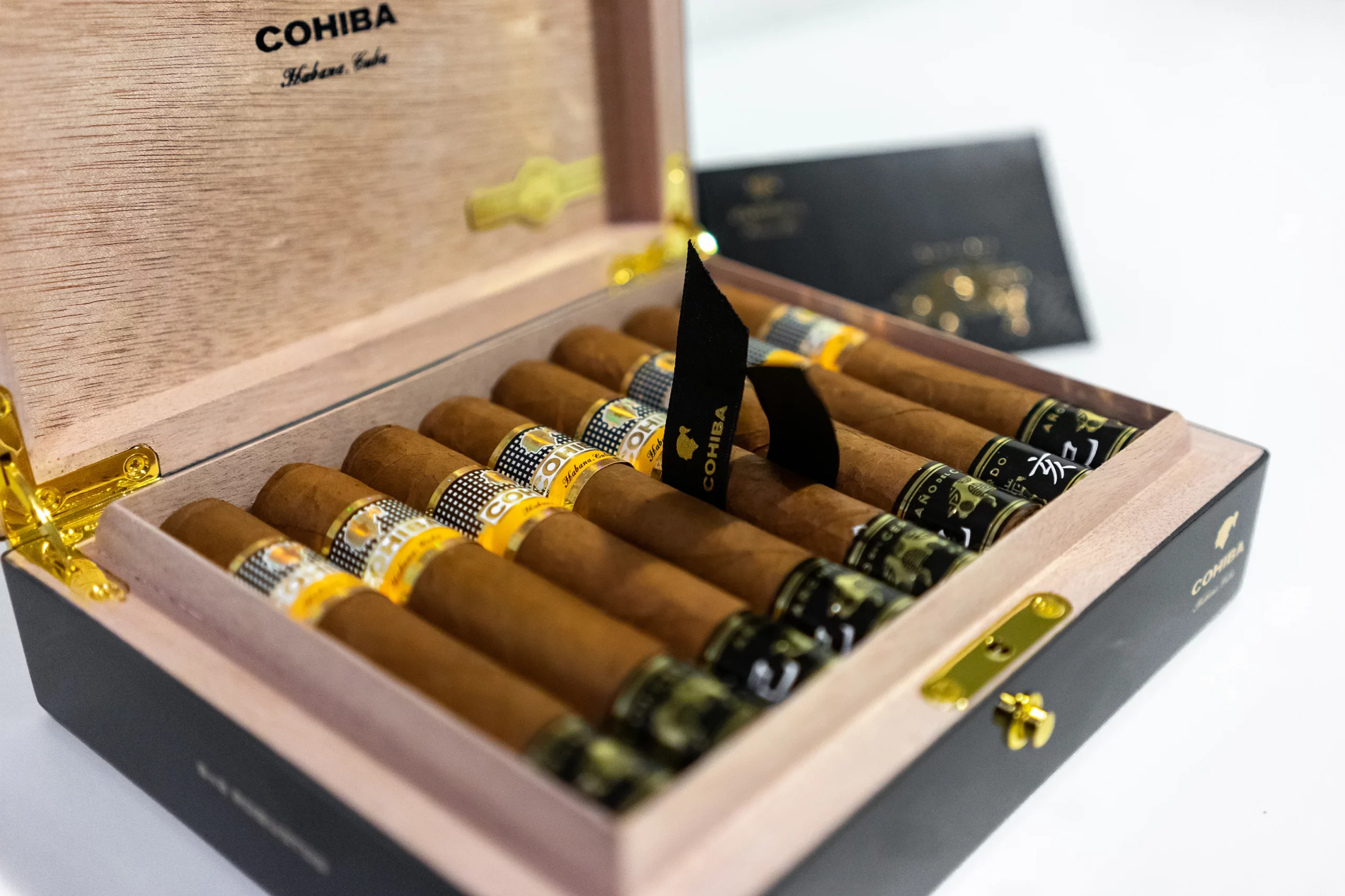 Cohiba_8_8_Robusto_Ano_del_Cerdo-8i